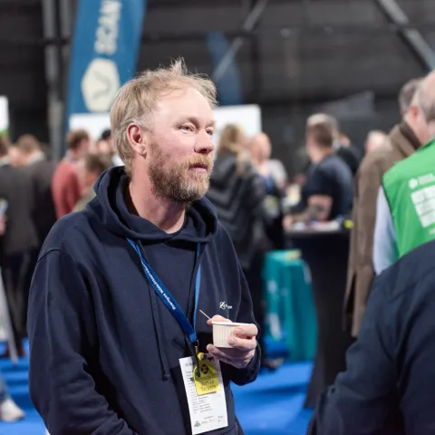 Besökare på mässa i Uddevalla